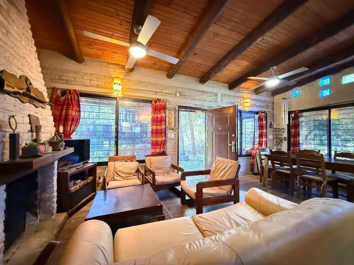 SE VENDE CASA 2 DORMITORIOS, BARBACOA GUAZUVIRA 4