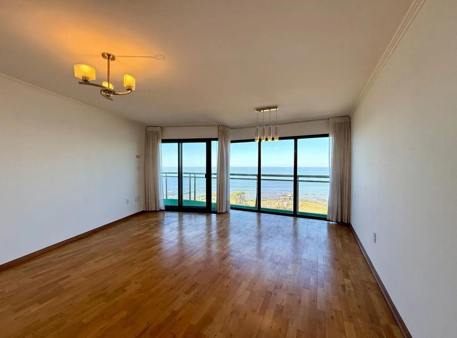 Venta apartamento 4 dormitorios gge Rambla Malvín 4