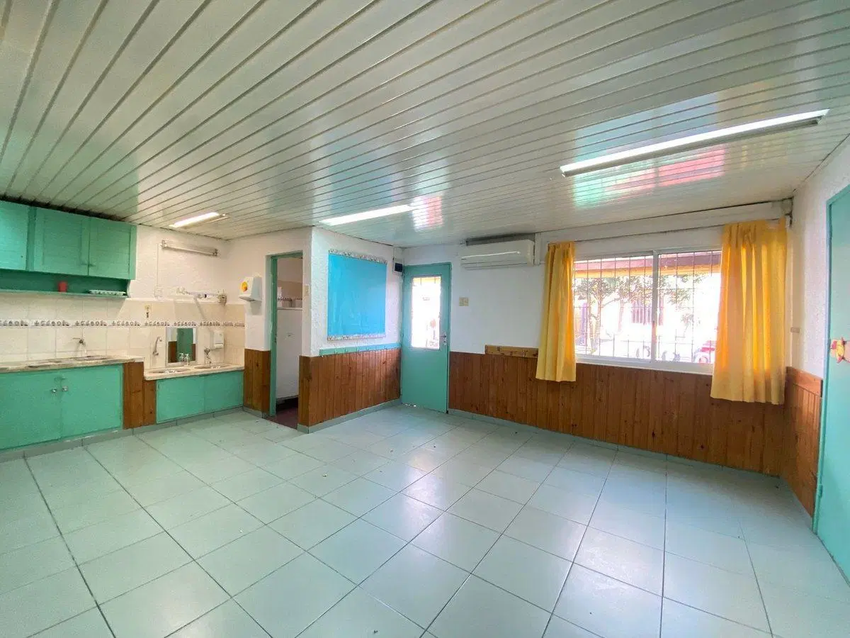 ALQUILER DE LOCAL EN SAYAGO 7 AMBIENTES 4 BAÑOS 4
