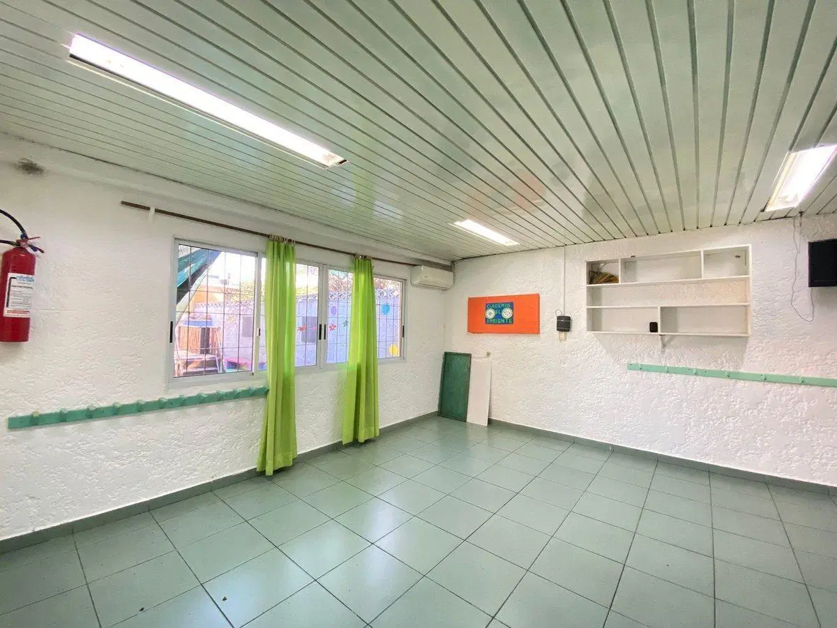 ALQUILER DE LOCAL EN SAYAGO 7 AMBIENTES 4 BAÑOS 5