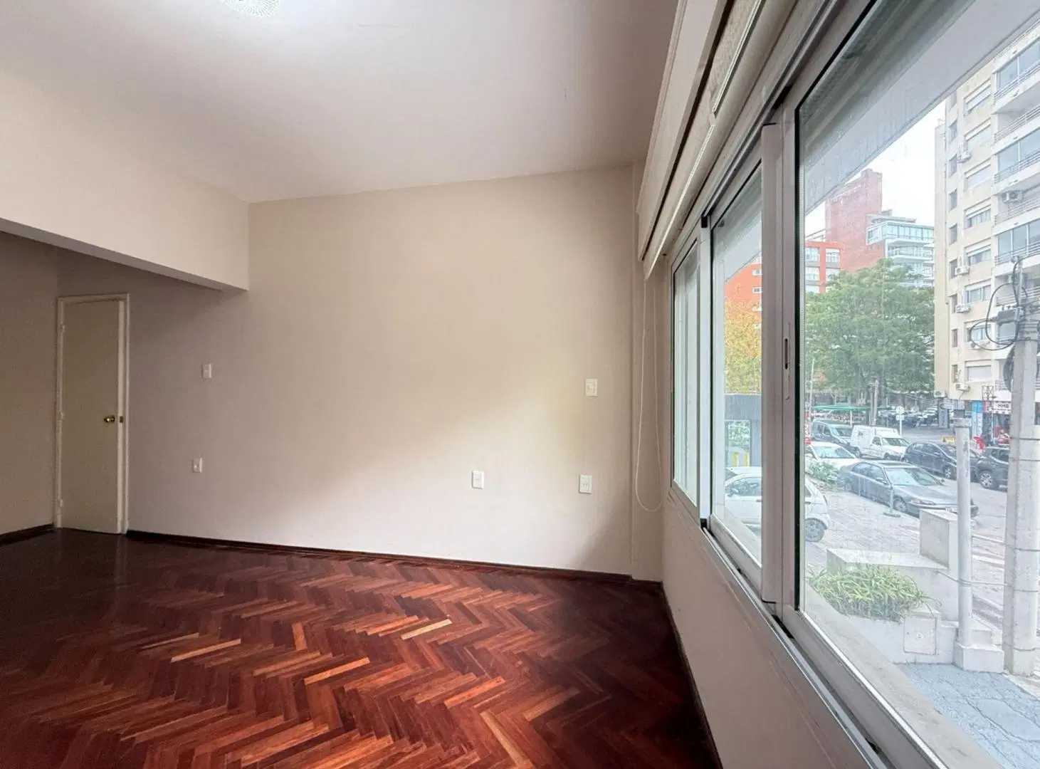ALQUILER apartamento 2 Dorm., Patio, Pocitos 2