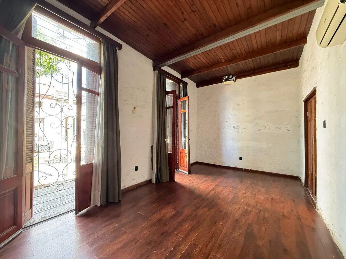 VENTA CASA 2 DORMITORIOS - LA FIGURITA - COCHERA 8