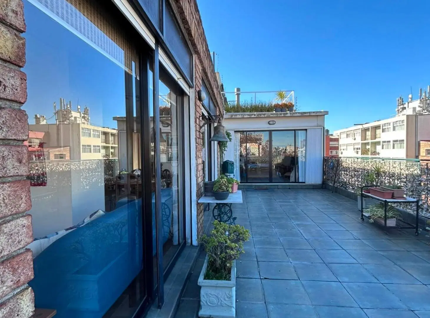 Se vende penthouse de 2 dormitorios en Pocitos 8