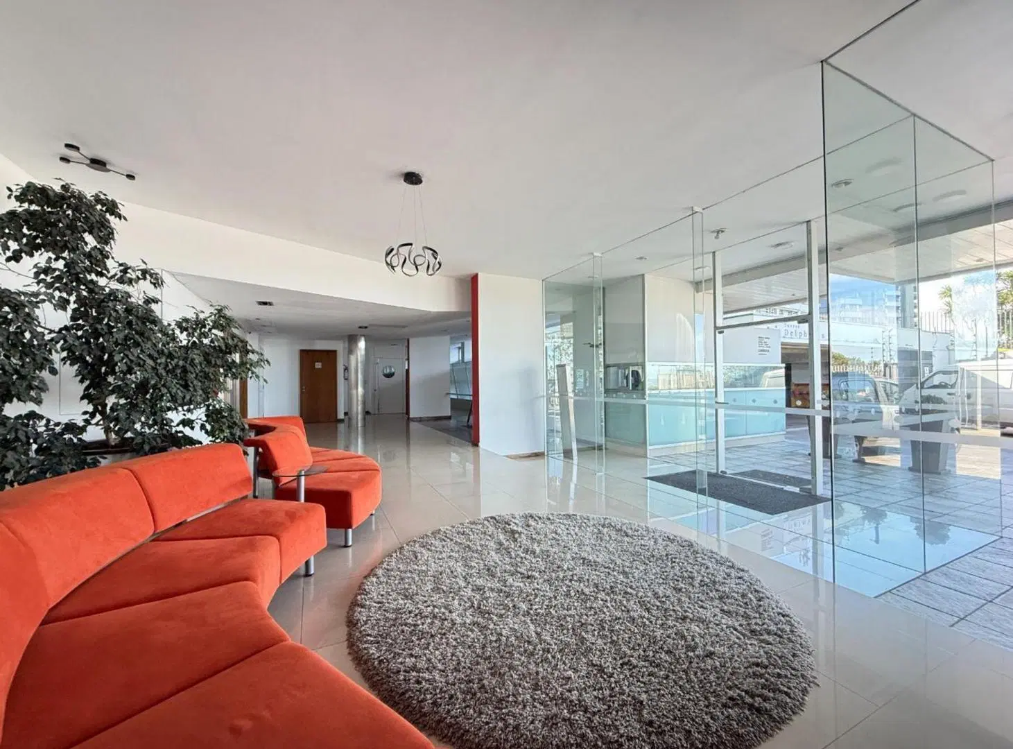 Venta apto con Renta y Garage, Rambla de Malvin 2