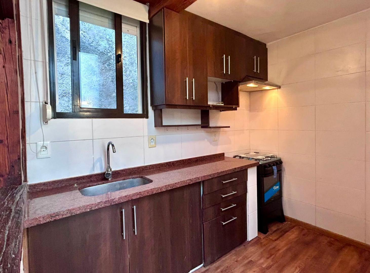 Foto de Se alquila apto 1 dorm. en planta baja en Pocitos, imagen 2