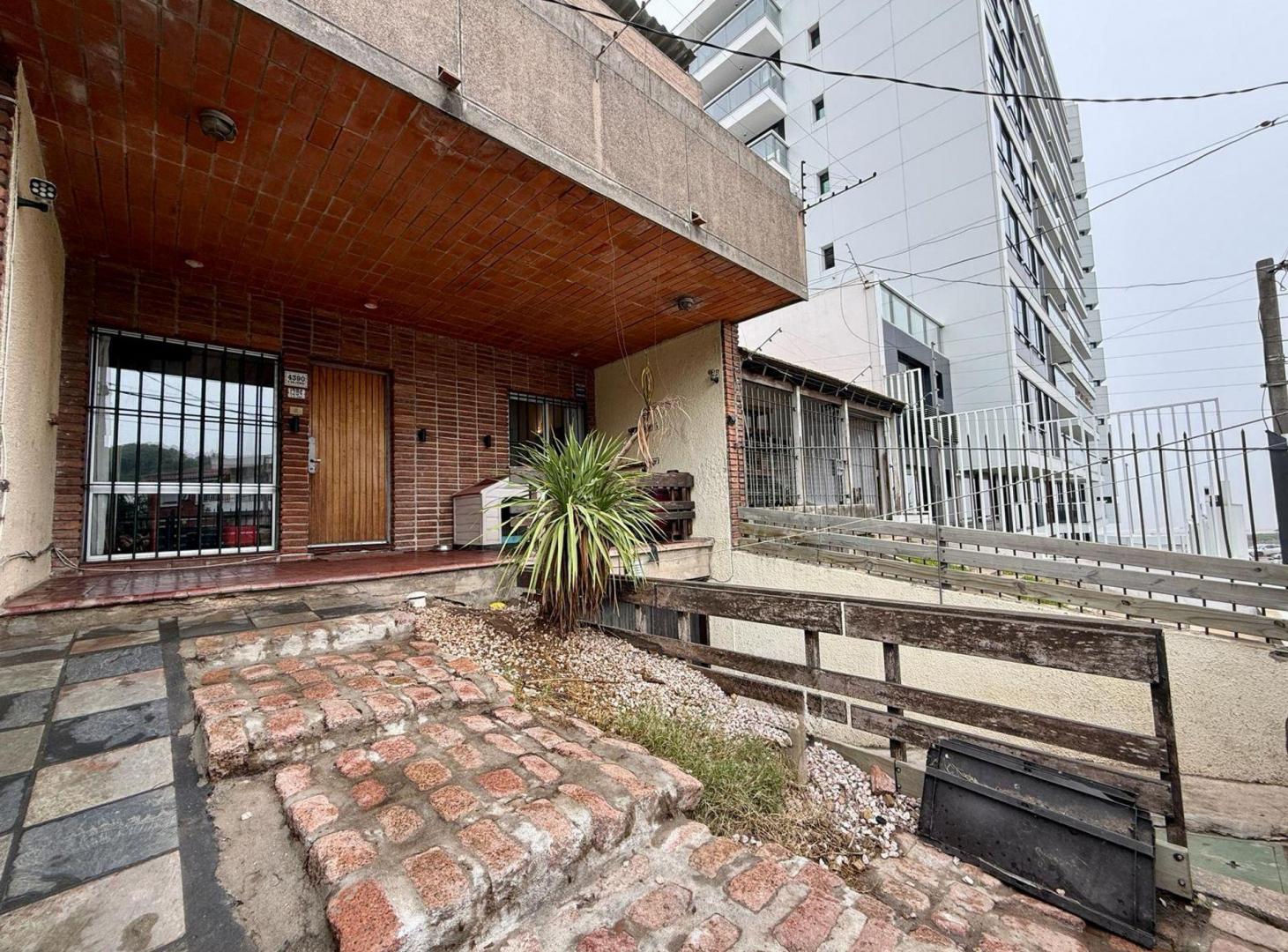 Foto de VENTA CASA MALVIN 4 DORM, BALCÓN, PATIO Y BARBACOA, imagen 1