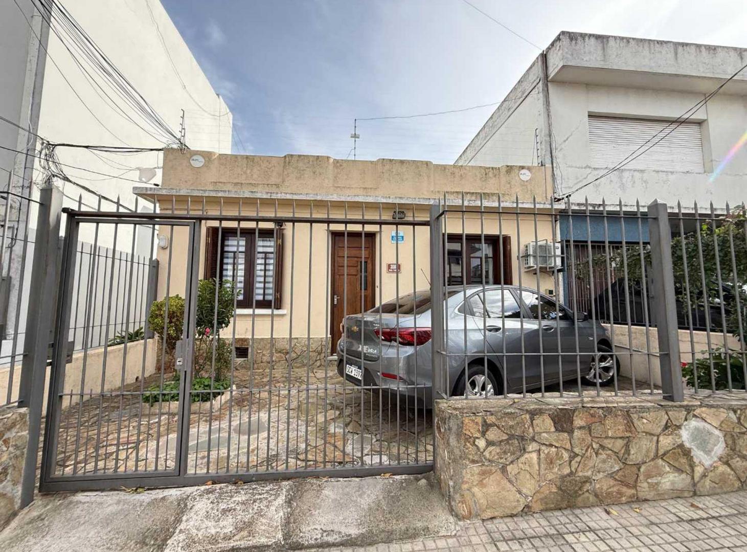 Foto de Venta Casa PH Parque Batlle 5 dorm. garage y patio, imagen 1