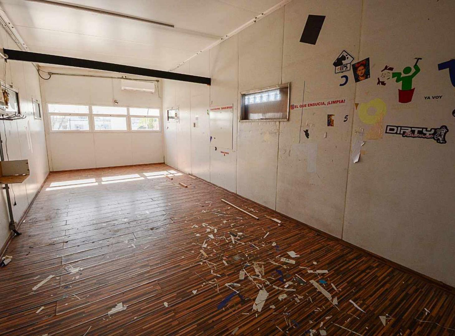 Foto de ALQUILER DE LOCAL/DEPOSITO y OFICINAS JACINTO VERA, imagen 2