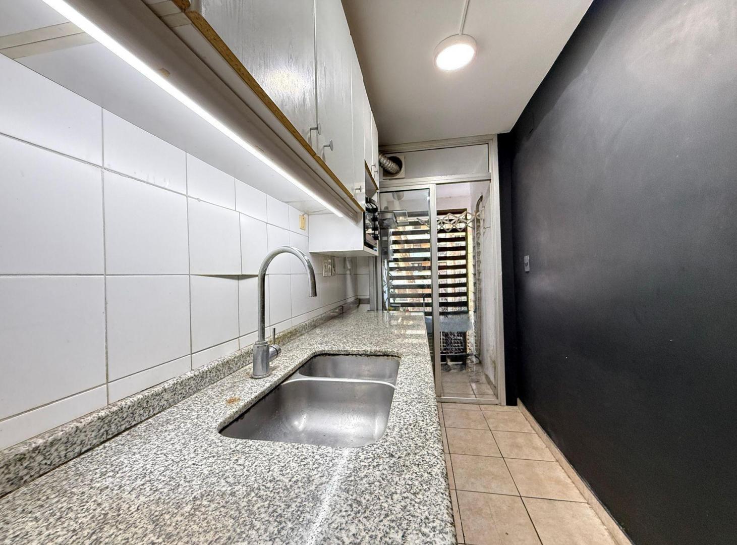 Foto de VENTA APARTAMENTO 2 DORMITORIOS, 2 BAÑOS. POCITOS, imagen 2