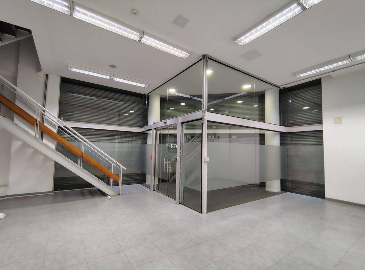 Foto de ALQUILER AGUADA OFICINAS DEPOSITO GARAGE 2130M2, imagen 1