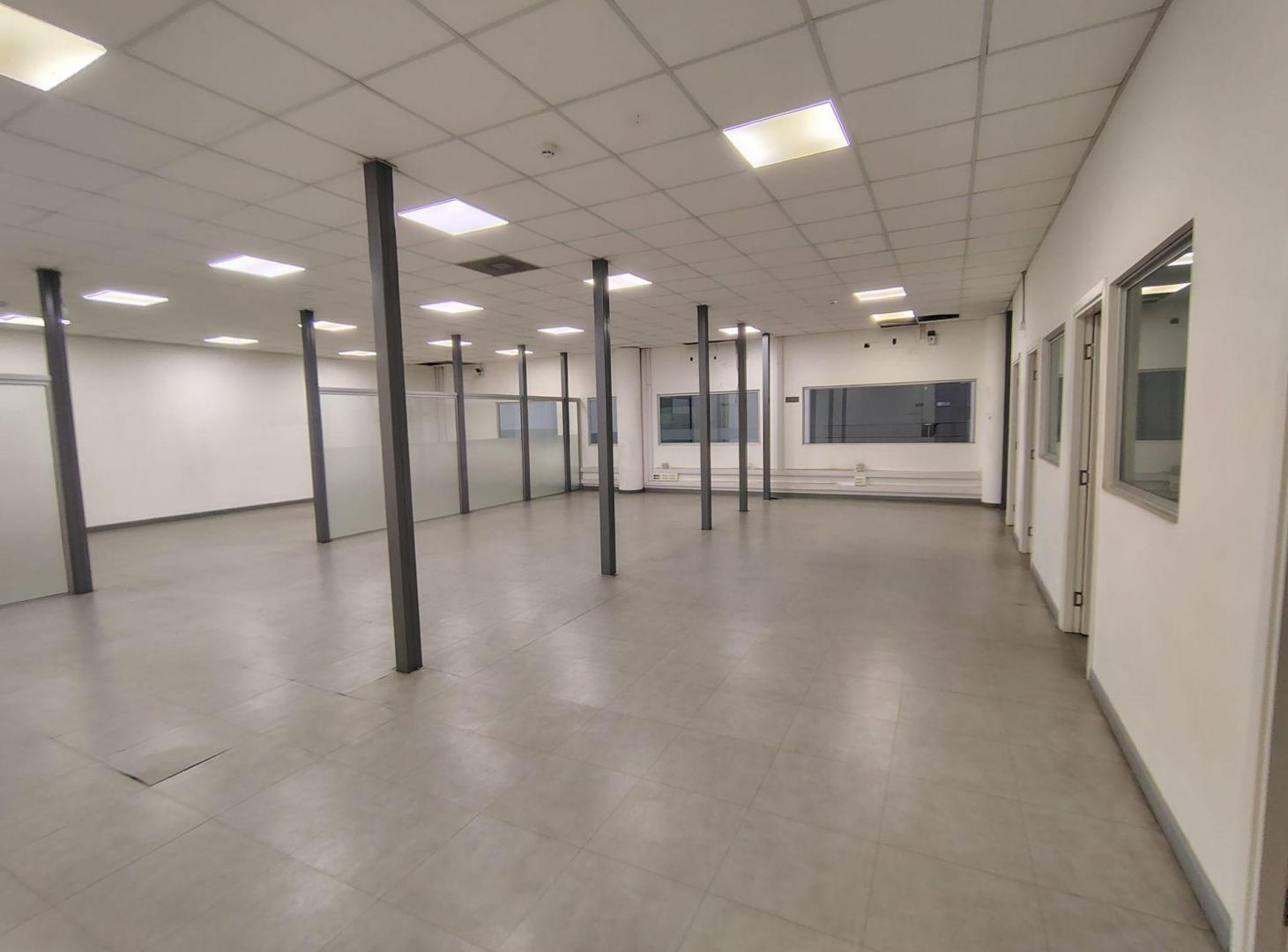 Foto de ALQUILER AGUADA OFICINAS DEPOSITO GARAGE 2130M2, imagen 3