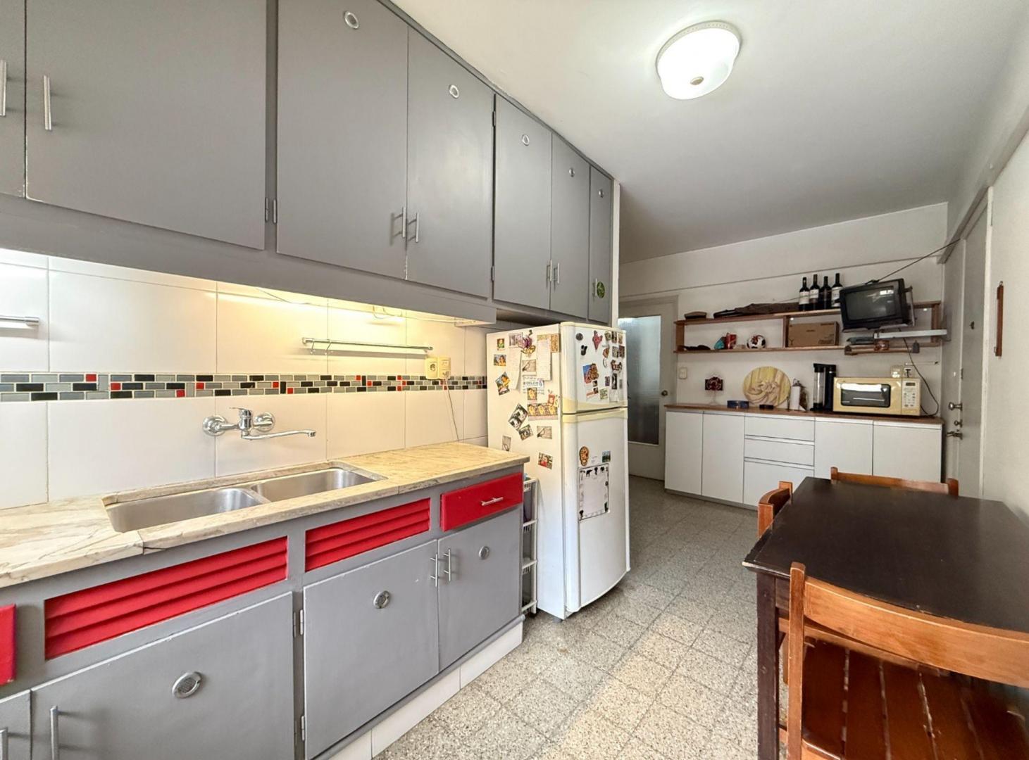 Foto de VENTA Apto 3 dorm 2 baños + servicio en el CENTRO, imagen 4