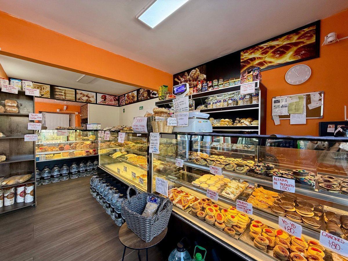 Foto de VENTA LOCAL COMERCIAL CON RENTA POR 5AÑ0S PEÑAROL, imagen 4