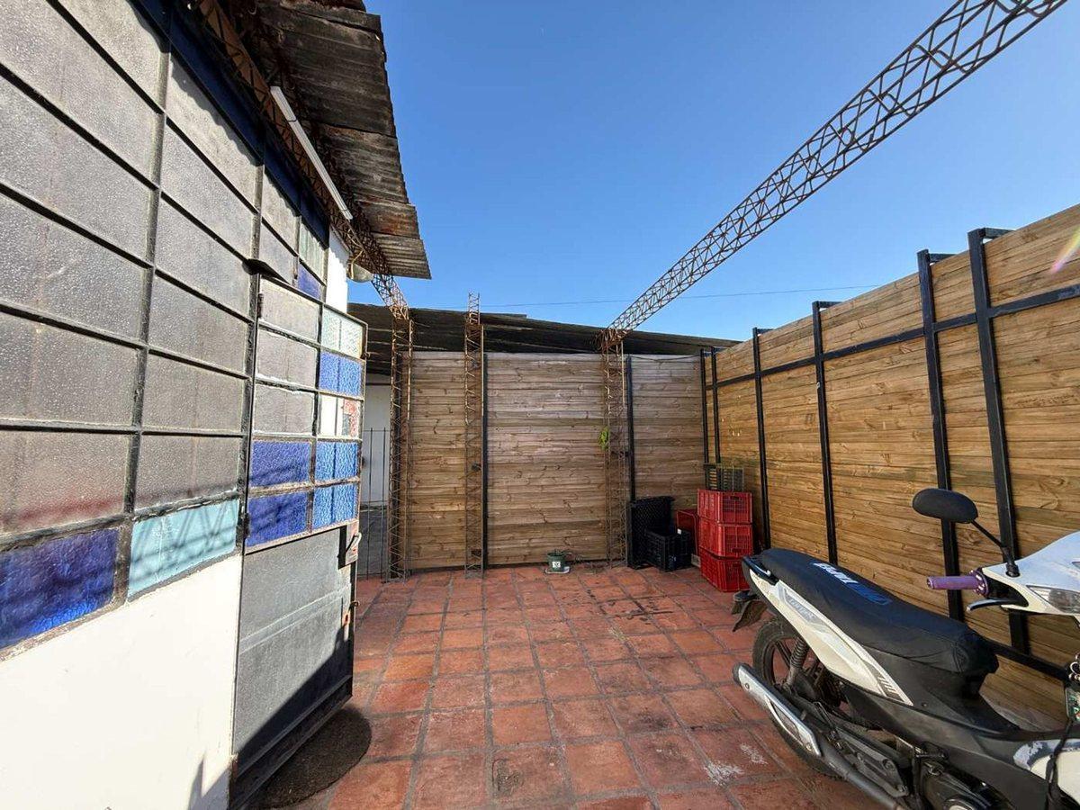 Foto de VENTA LOCAL COMERCIAL CON RENTA POR 5AÑ0S PEÑAROL, imagen 4