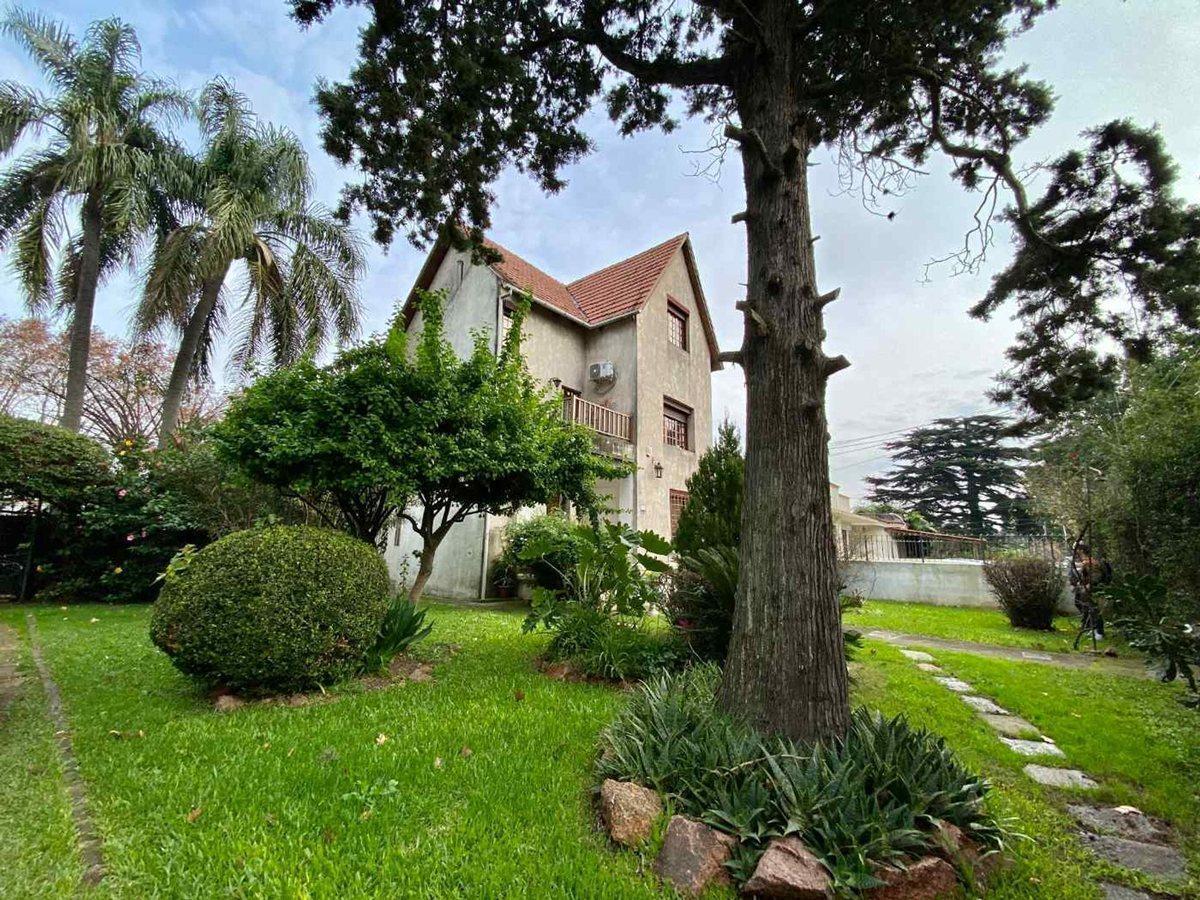 Foto de Se venden 2 casas 1 y 3 dormitorios Colón p, único, imagen 1