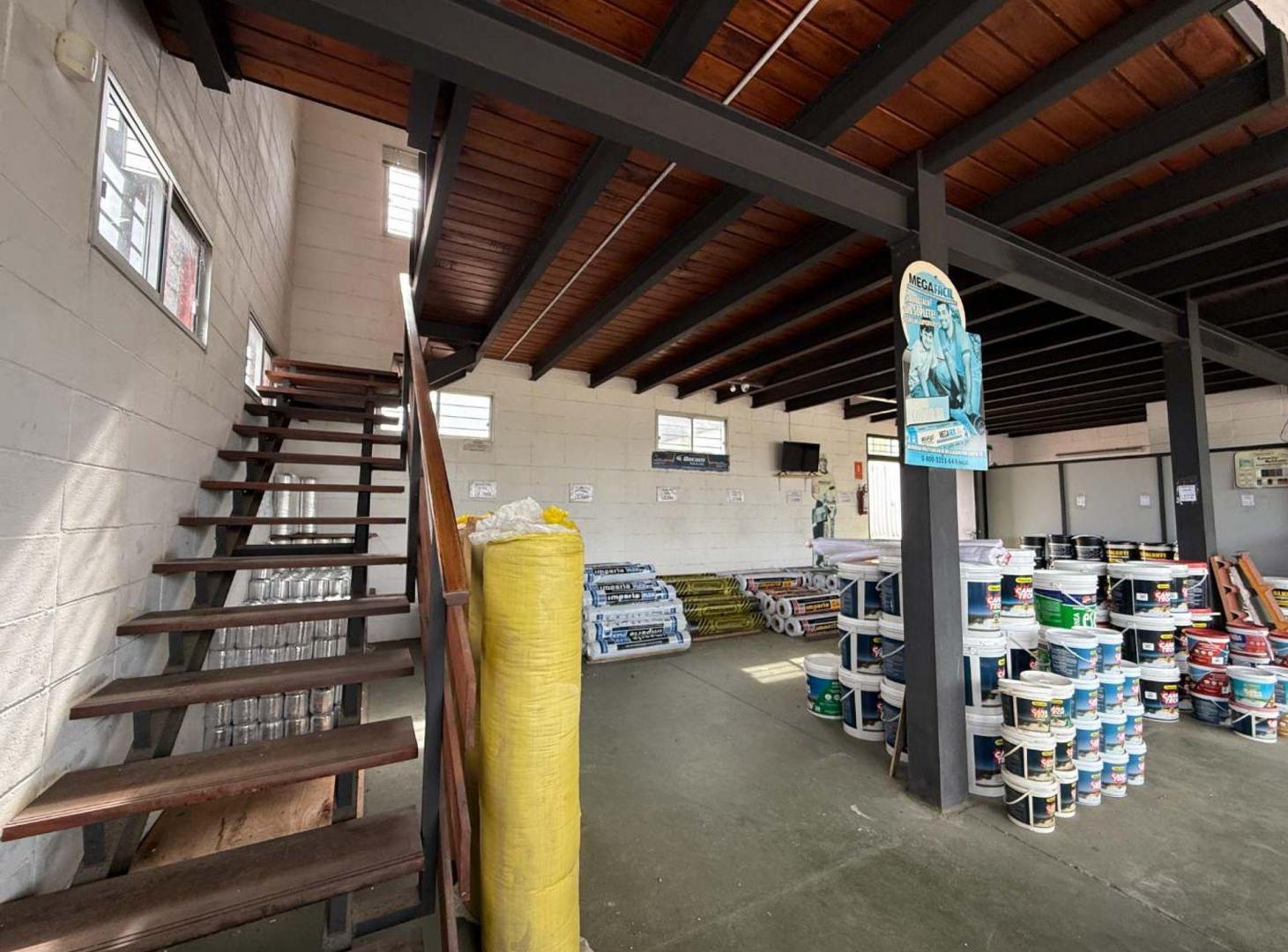 Foto de VENTA Local comercial con depósito - galpón. Colón, imagen 4
