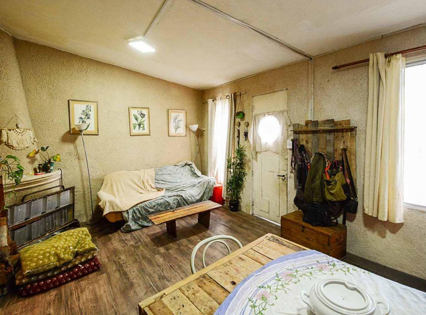 Foto de Venta casa dos dormitorios Peñarol garaje y fondo, imagen 3