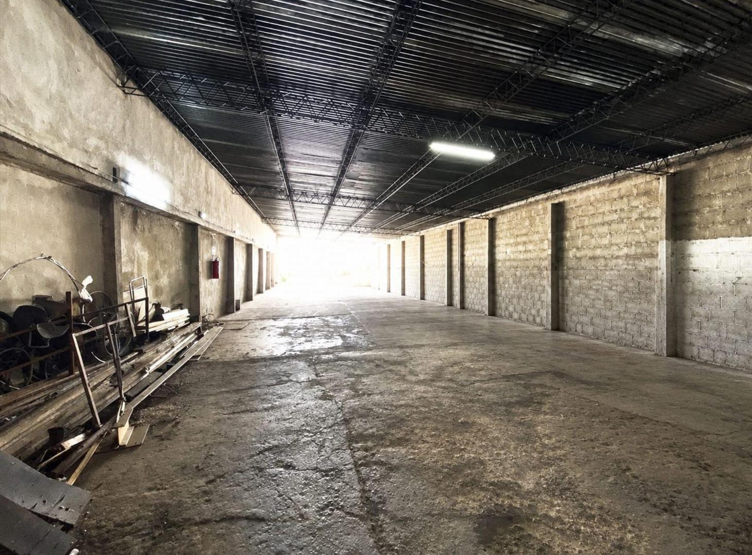Foto de VENTA LOCAL COMERCIAL O DEPÓSITO EN SAYAGO C/RENTA, imagen 5