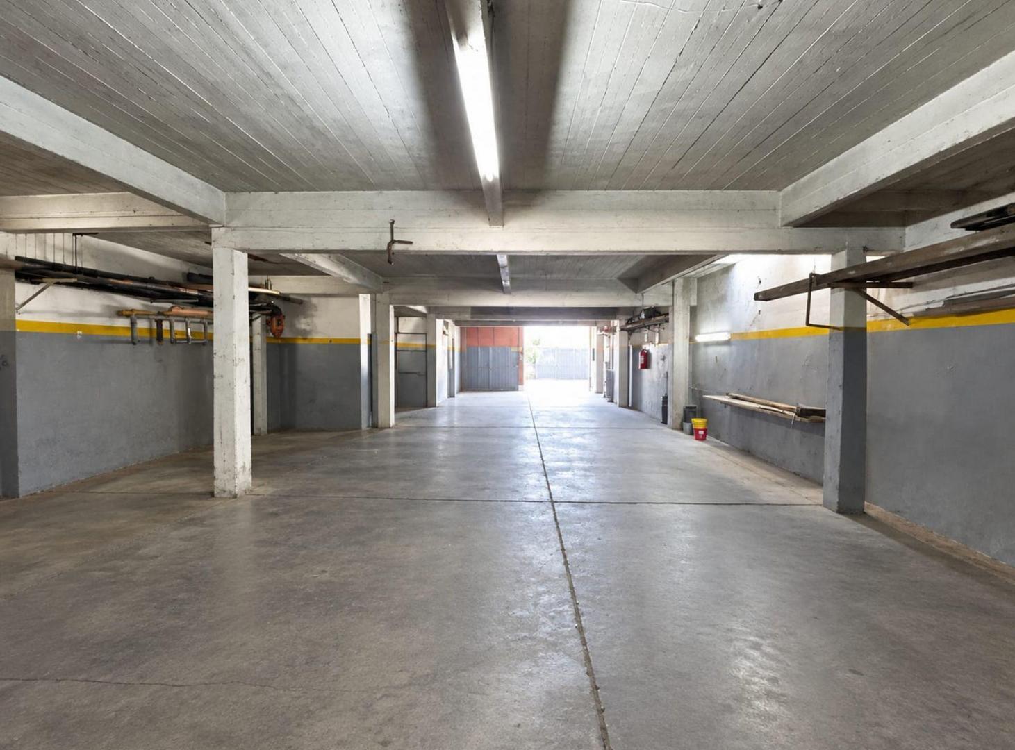 Foto de VENTA LOCAL COMERCIAL O DEPÓSITO EN SAYAGO C/RENTA, imagen 3