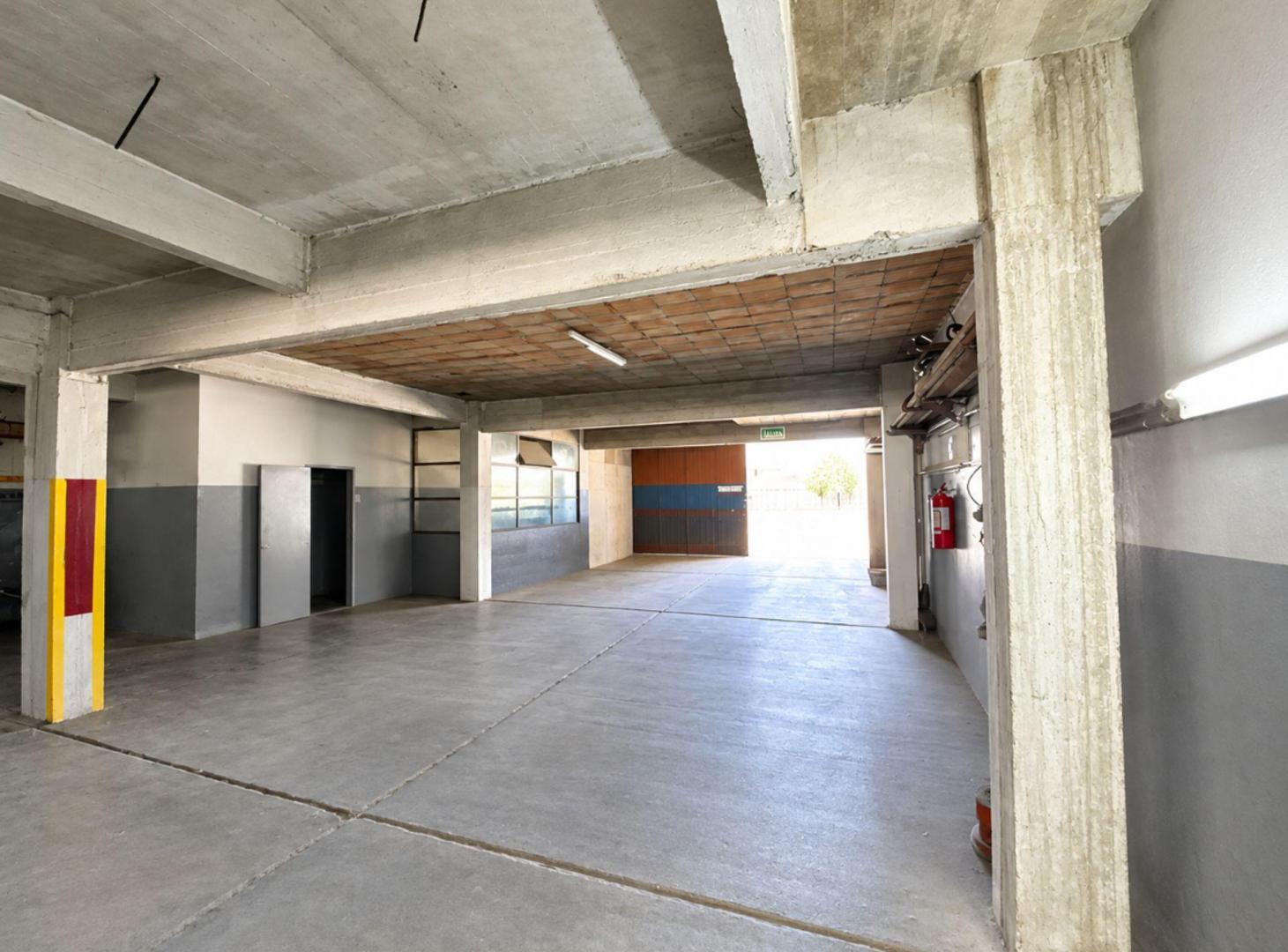 Foto de VENTA LOCAL COMERCIAL O DEPÓSITO EN SAYAGO C/RENTA, imagen 1
