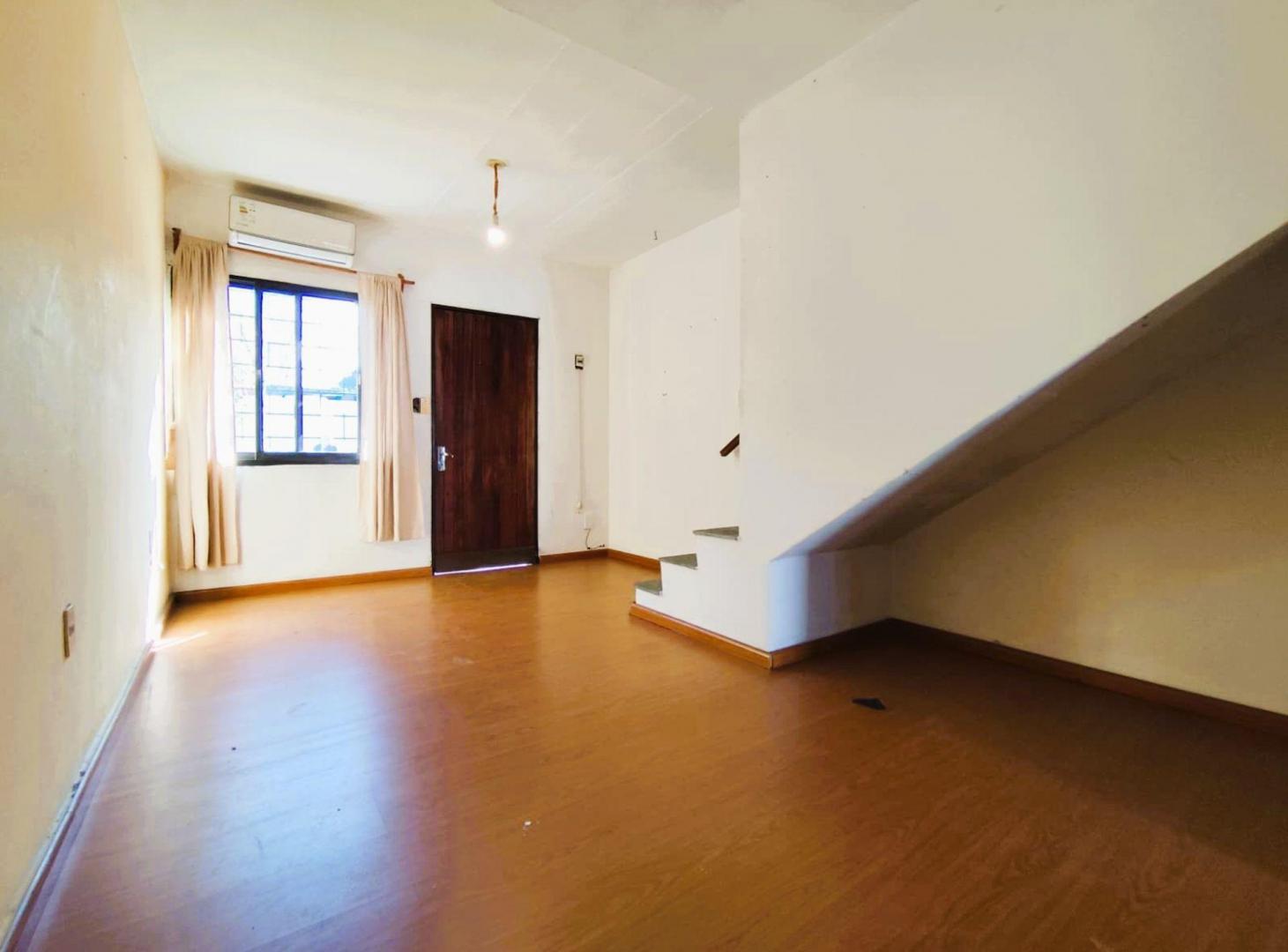 Foto de VENTA CASA LEZICA DE 2 DORMITORIOS CON PATIO + GGE, imagen 3