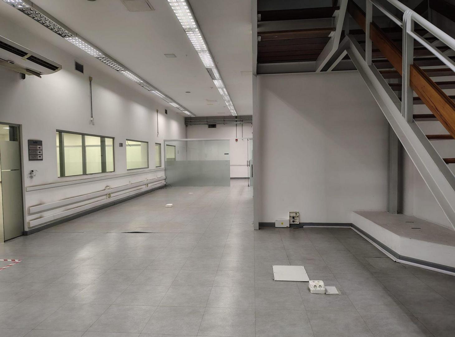 Foto de ALQUILER AGUADA OFICINAS DEPOSITO GARAGE 2130M2, imagen 1