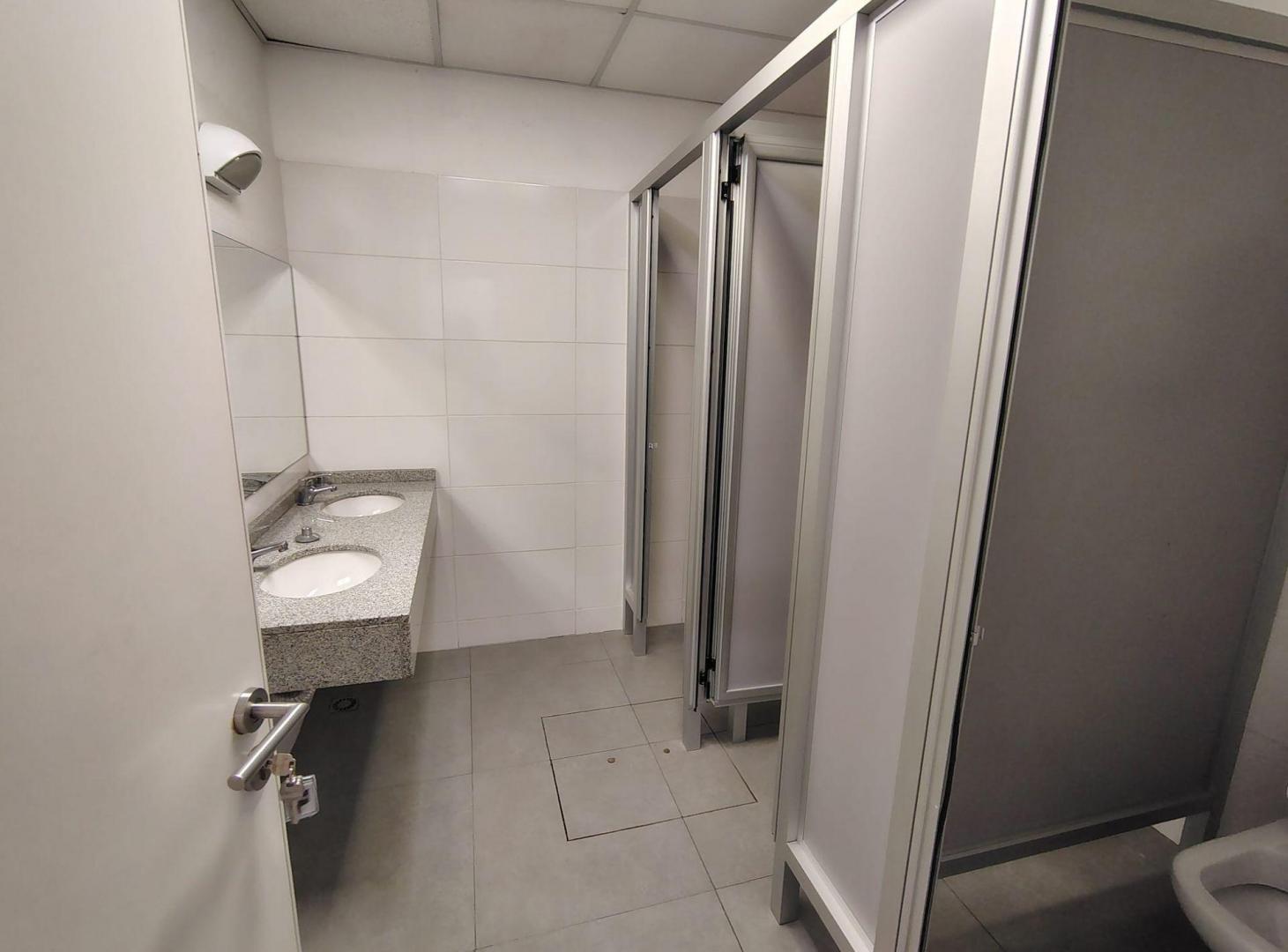 Foto de ALQUILER AGUADA OFICINAS DEPOSITO GARAGE 2130M2, imagen 5
