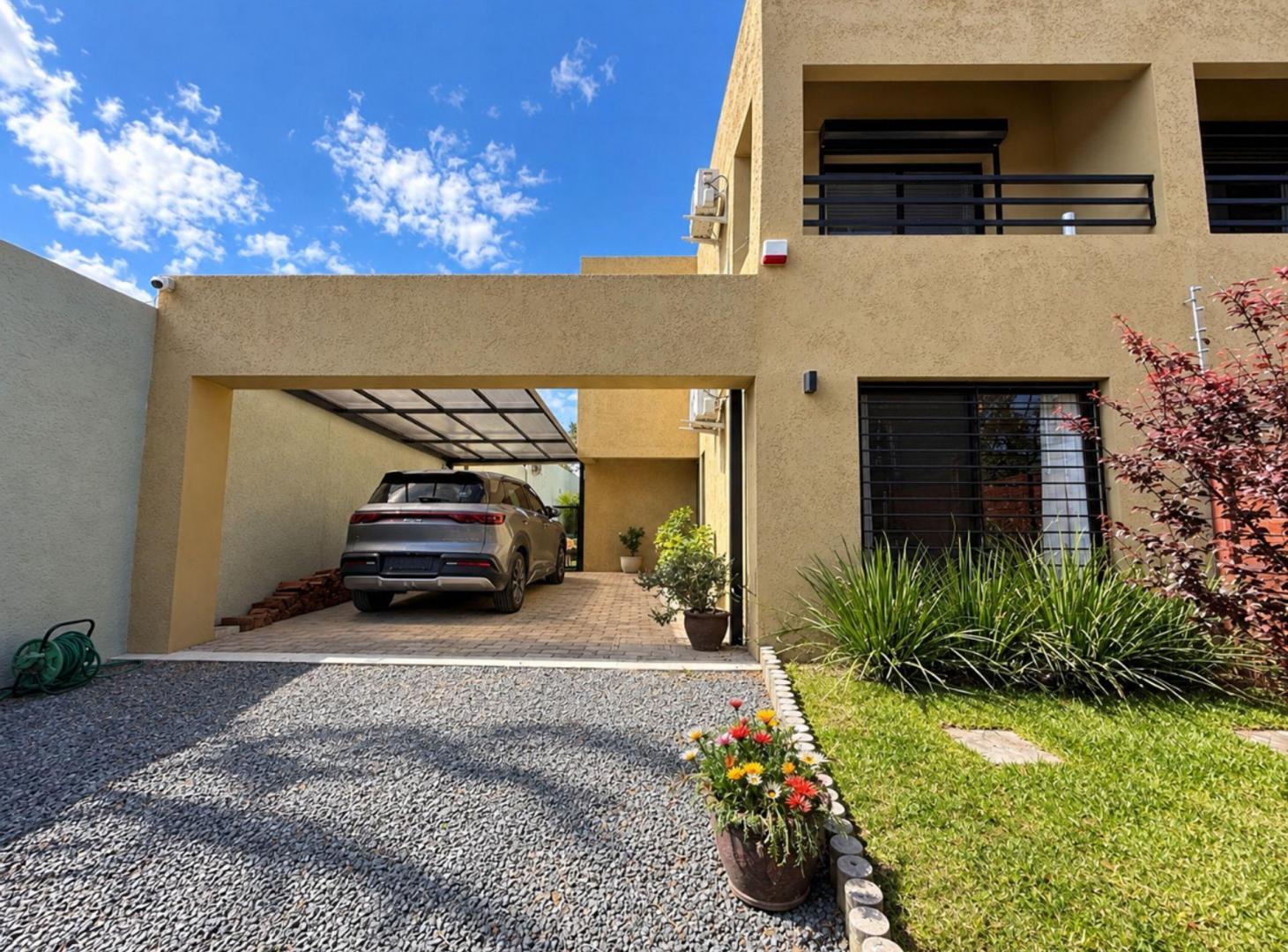 Foto de Casa de 3 dorm con piscina en Lomas de Solymar, imagen 4