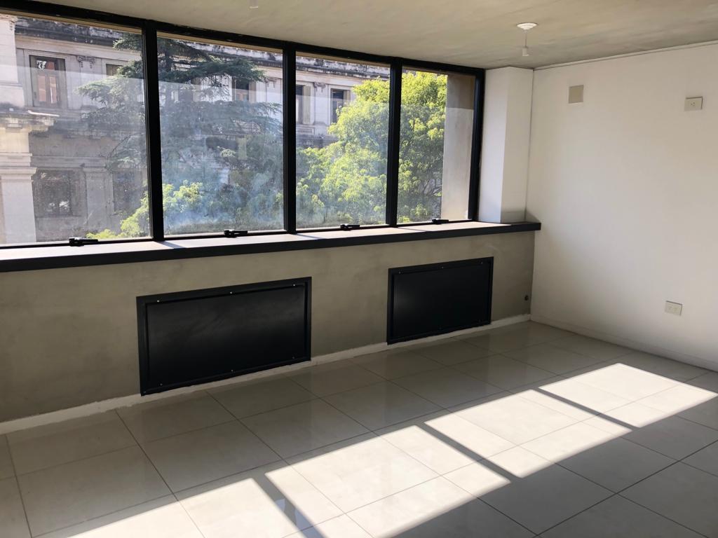 CENTRO Z TRIBUNALES DUARTE QUIROS 591 VENTA OFICINA SUP 50 M2 2 BAÑOS