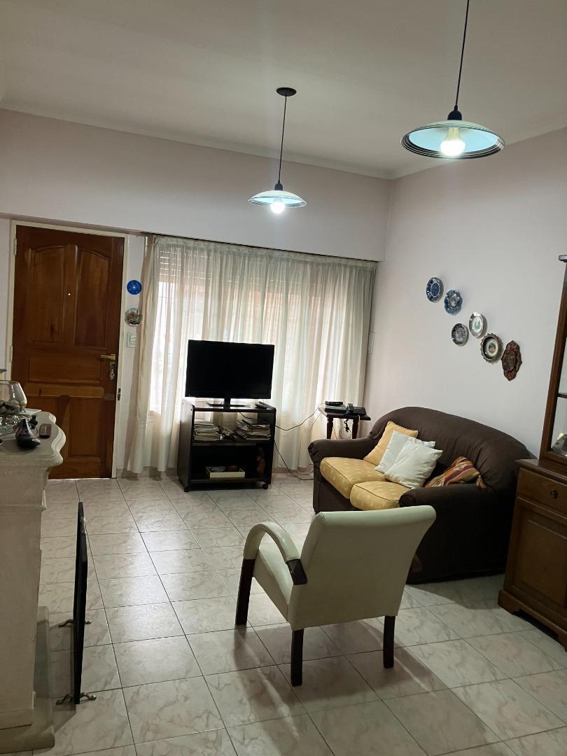 Casa Americana y Departamento - Moron 4