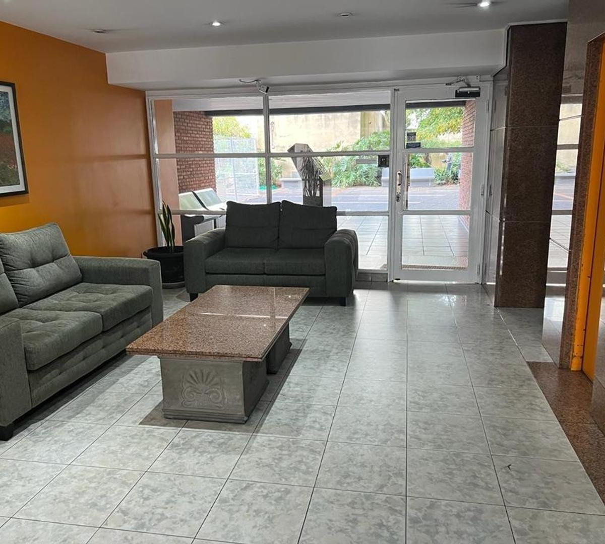 Amplio Dto. en Pb Torres Moron Ideal Oficinas o Consultorios 3