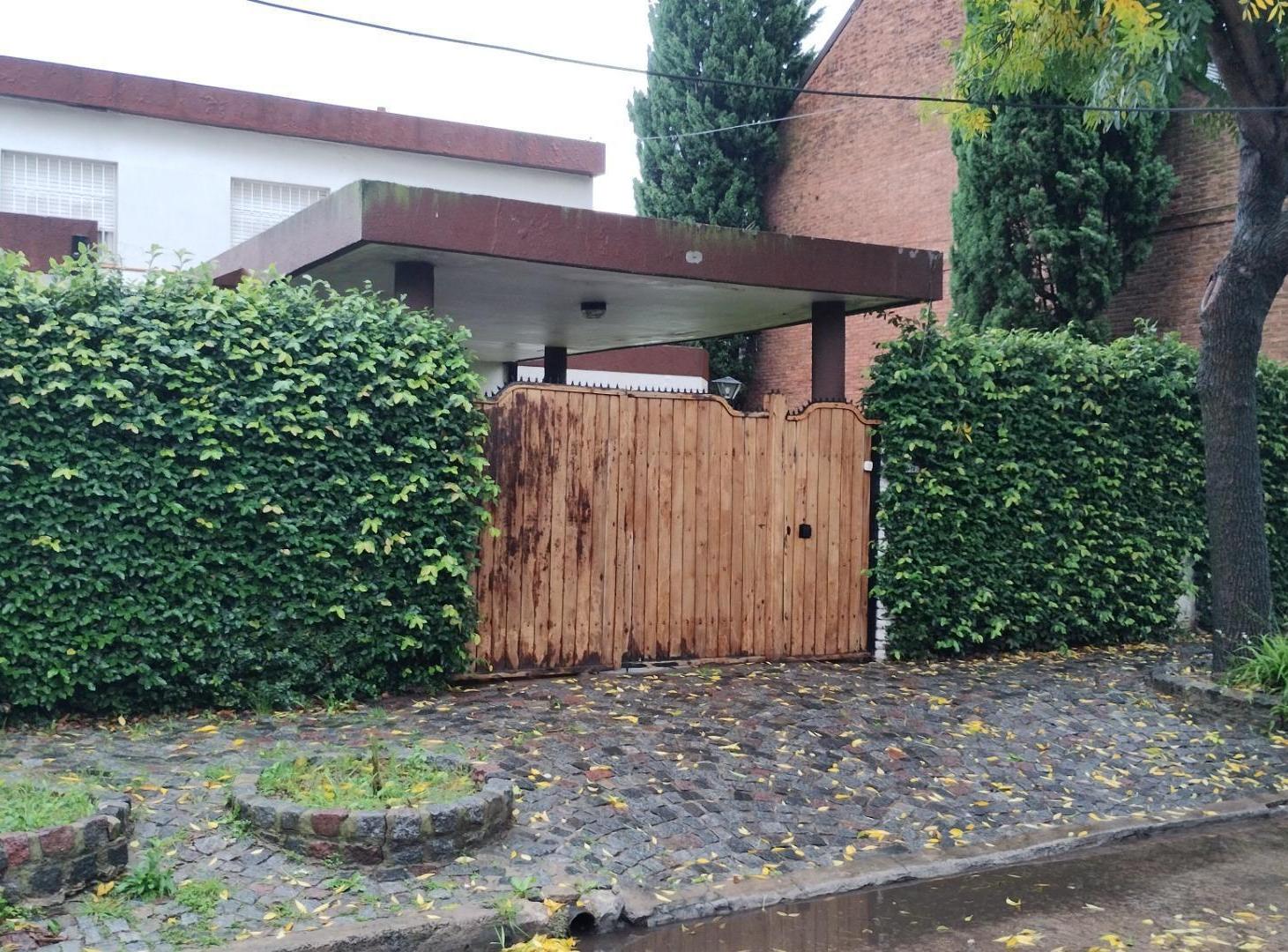 CASA EN VENTA CASTELAR NORTE