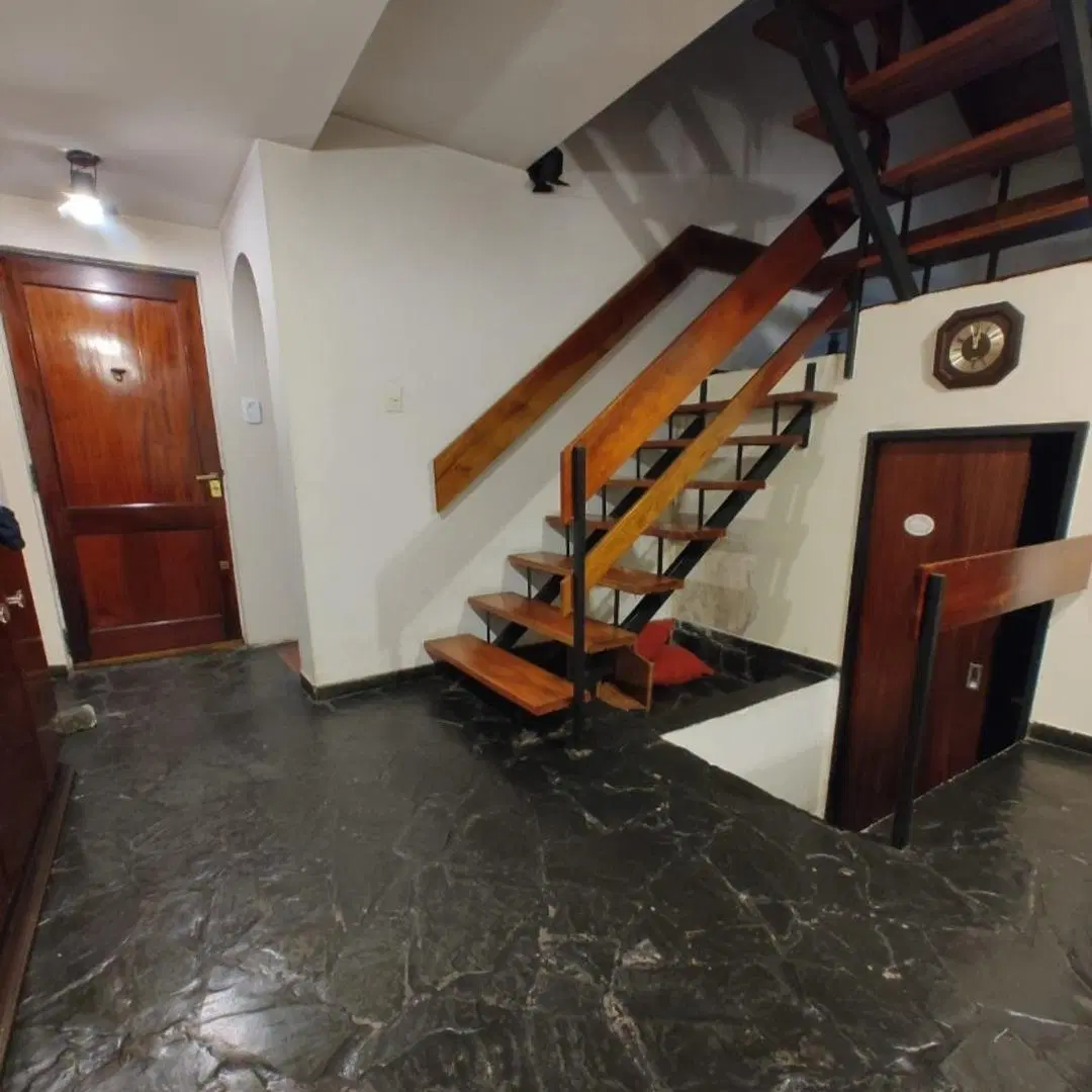 CASA CON CONSULTORIO/OFICINA EN UBICACIÓN ESTRATÉGICA 5