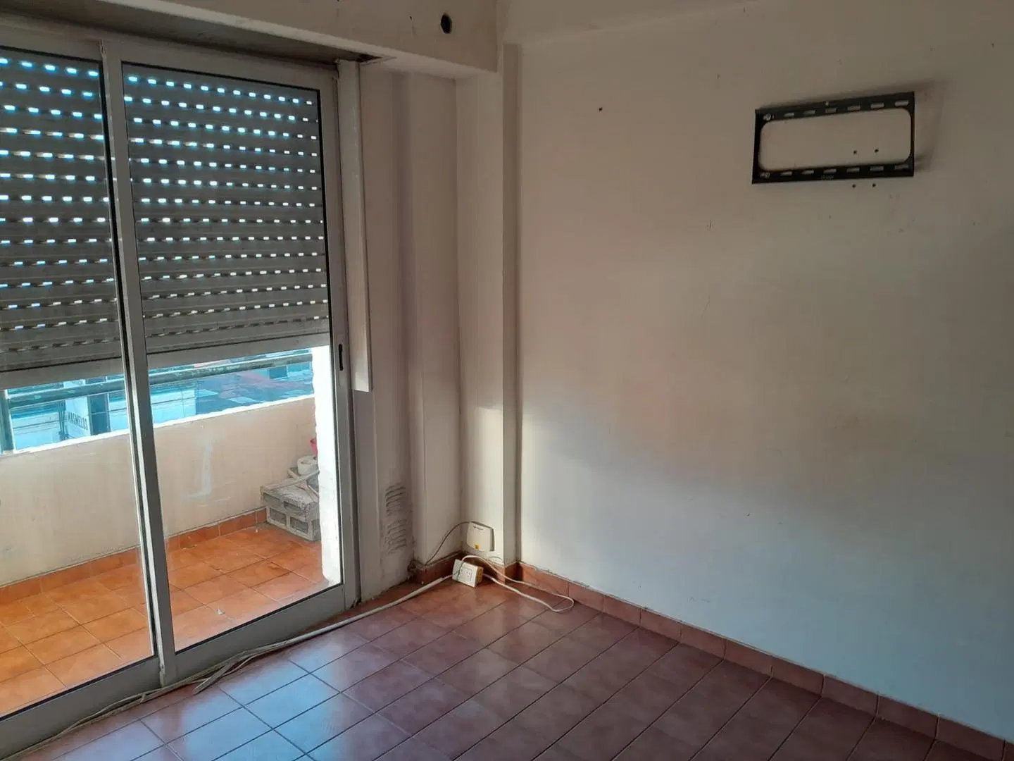ALQUILER DOS AMBIENTES CENTRO DE MORON 5