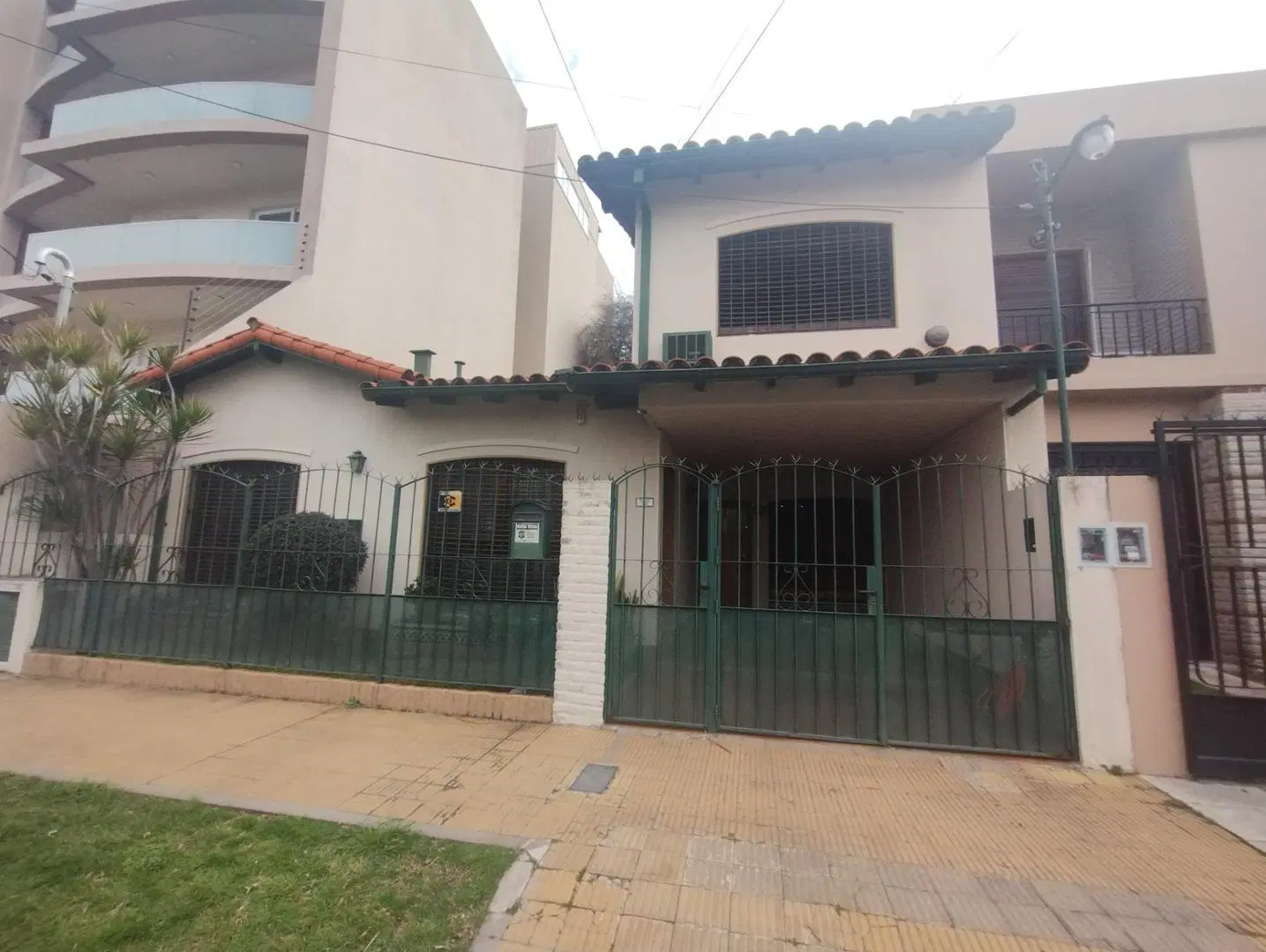 CHALET DE ESTILO BARRIO GÛEMES 8
