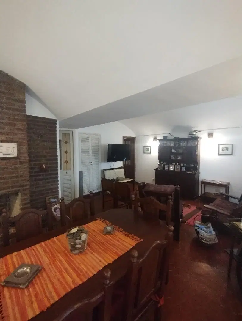 CHALET DE ESTILO BARRIO GÛEMES 4