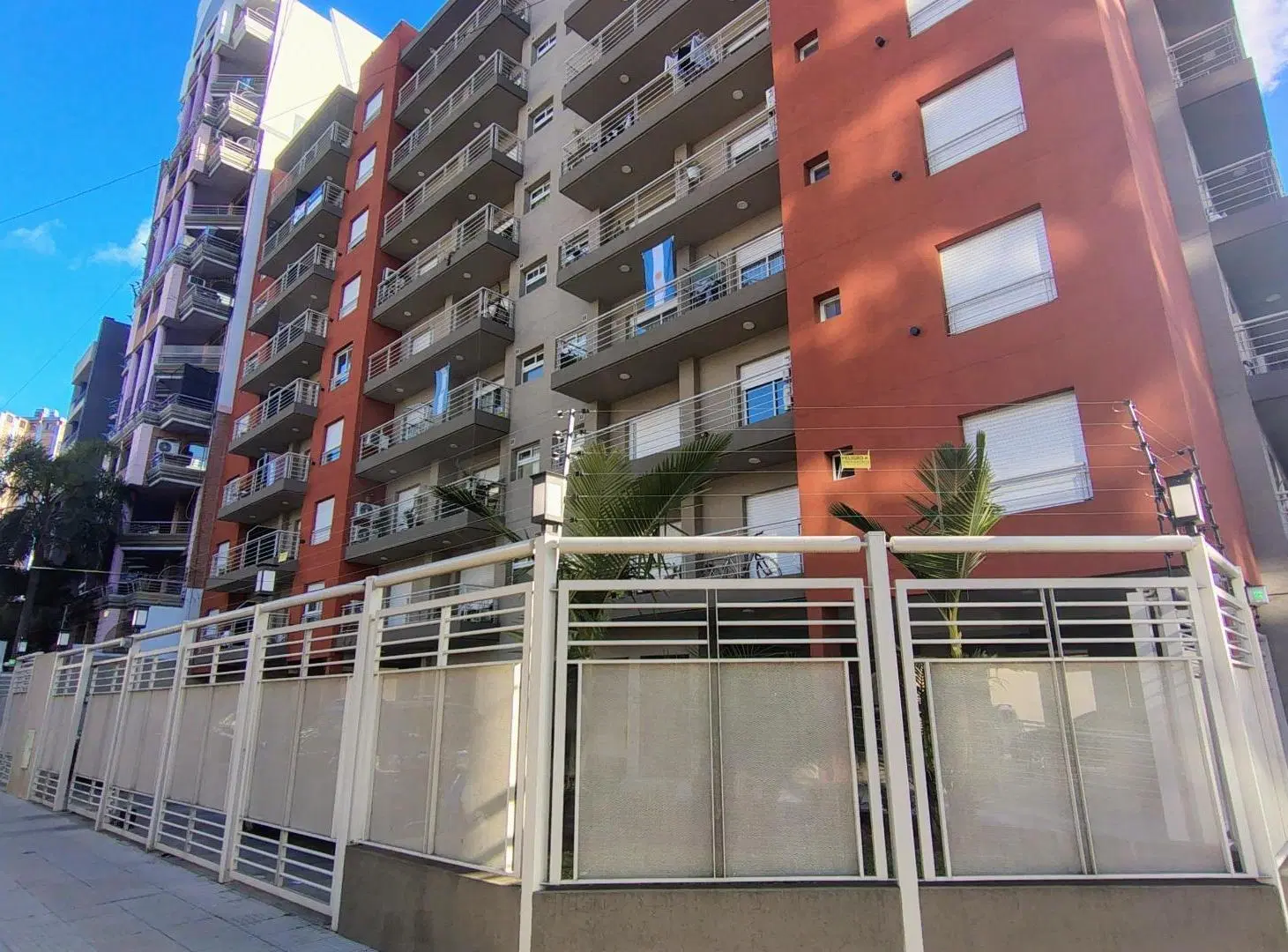 HERMOSO DEPARTAMENTO 3 AMBIENTES MORON 3