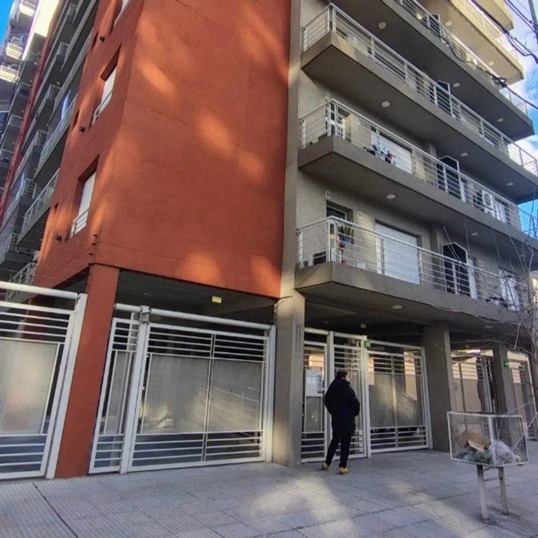 HERMOSO DEPARTAMENTO 3 AMBIENTES MORON 2