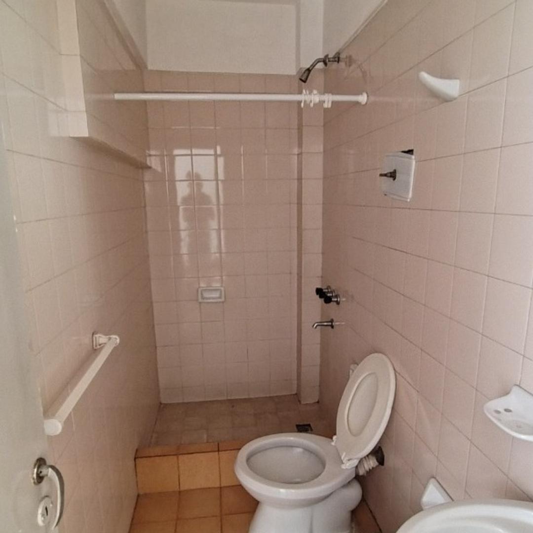 Foto de DEPARTAMENTO 1 AMBIENTE ZONA UNIVERSIDAD DE MORON, imagen 1