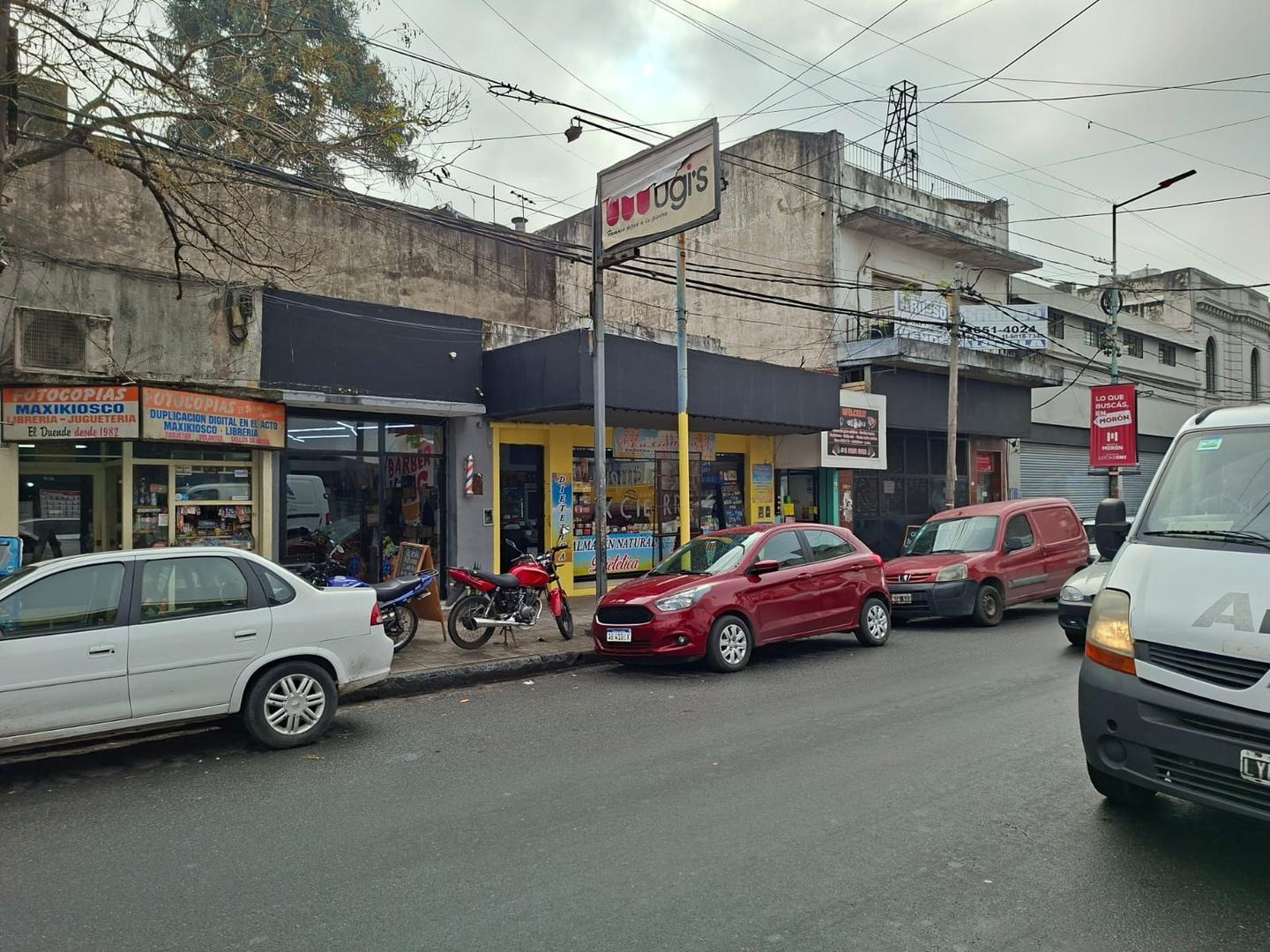 Foto de LOCAL COMERCIAL EN ALQUILER MORON CENTRO SOBRE AV. RIVADAVIA, imagen 2