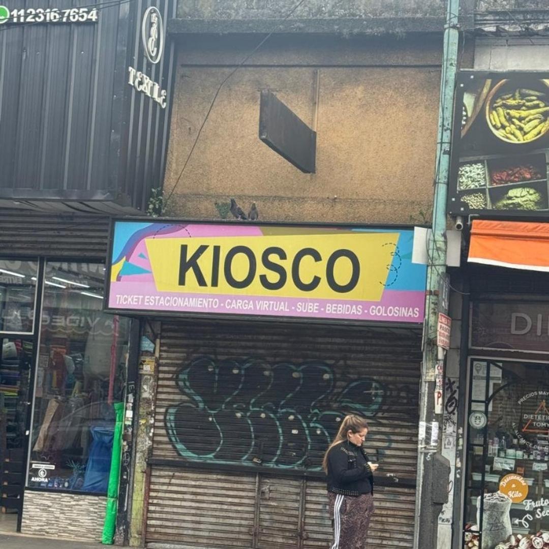 Foto de LOCAL COMERCIAL MORON CENTRO SOBRE AV. RIVADAVIA, imagen 1