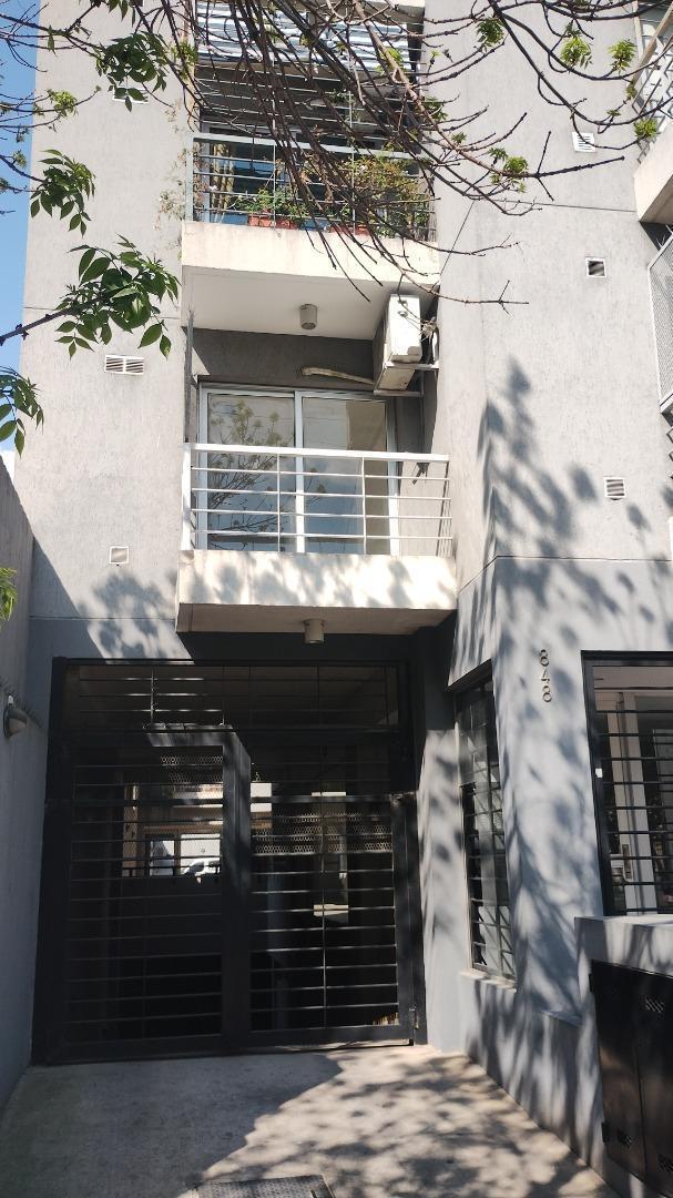 Foto de DEPARTAMENTO 2 AMBIENTES CON COCHERA, imagen 2