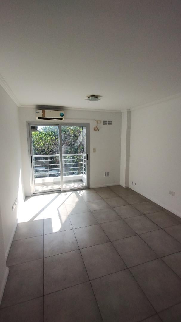 Foto de DEPARTAMENTO 2 AMBIENTES CON COCHERA, imagen 3