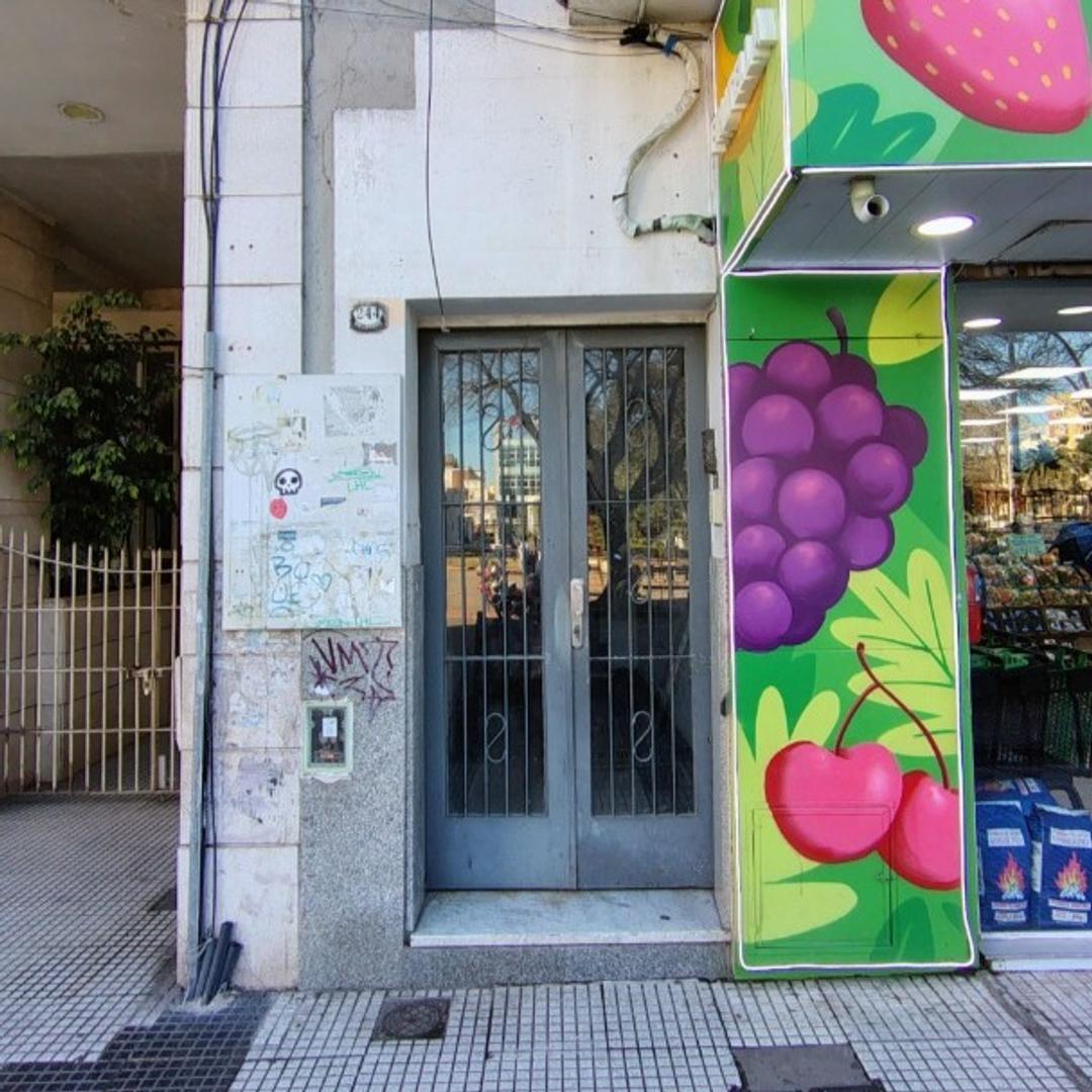 Foto de AMPLIO PH MORON CENTRO FRANTE PLAZA SAN MARTIN, imagen 3