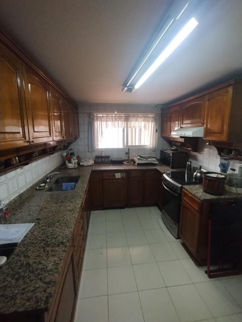 Foto de SEMIPISO 5 AMBIENTES CON DOBLE COCHERA Y PATIO MORON CENTRO, imagen 4