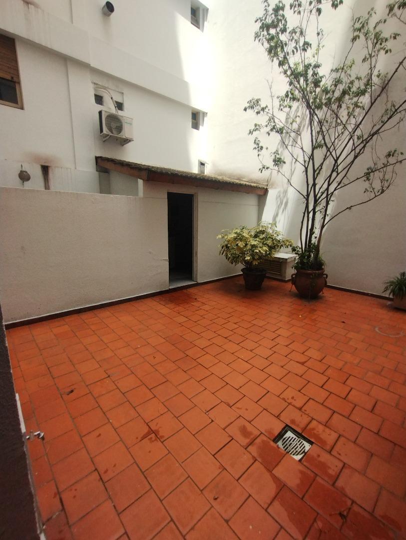 Foto de SEMIPISO 5 AMBIENTES CON DOBLE COCHERA Y PATIO MORON CENTRO, imagen 5
