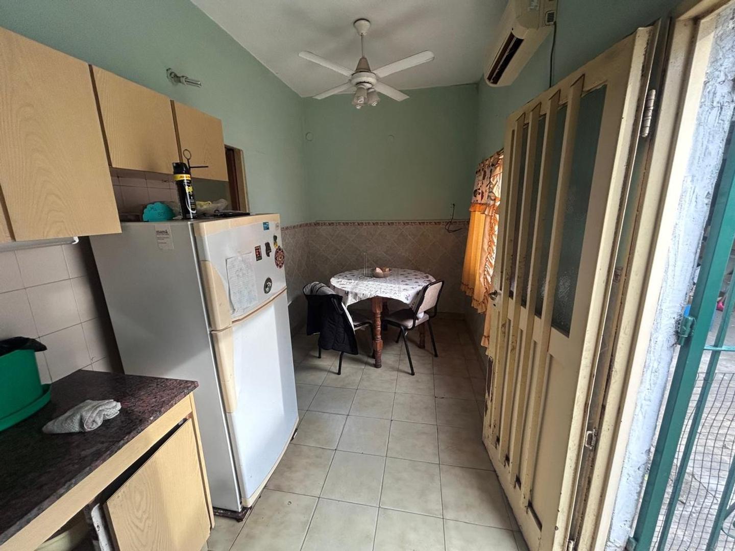 Foto de CASA EN LOTE PROPIO MORON SUR, imagen 3