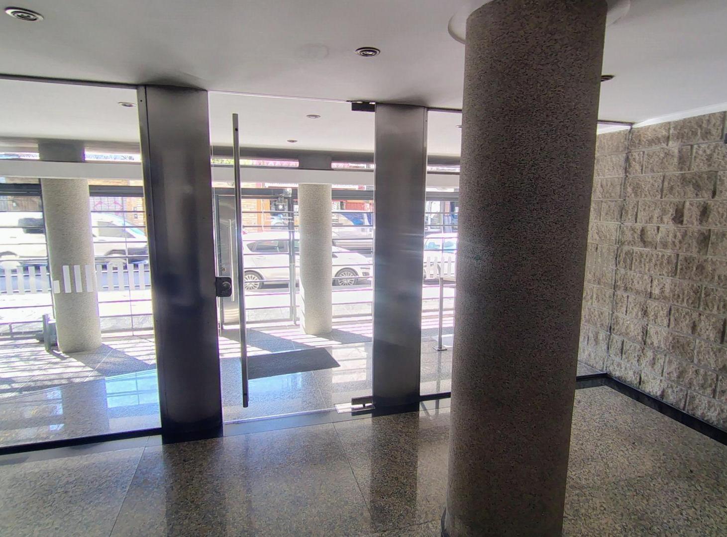 Foto de SEMIPISO EN ALQUILER CON COCHERA MORON CENTRO, imagen 2