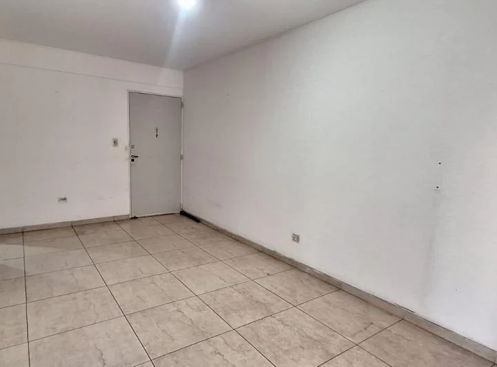 Alquiler | Dpto 3 Ambientes Al Frente | 64 m² | Balcón Corrido | Monserrat 3