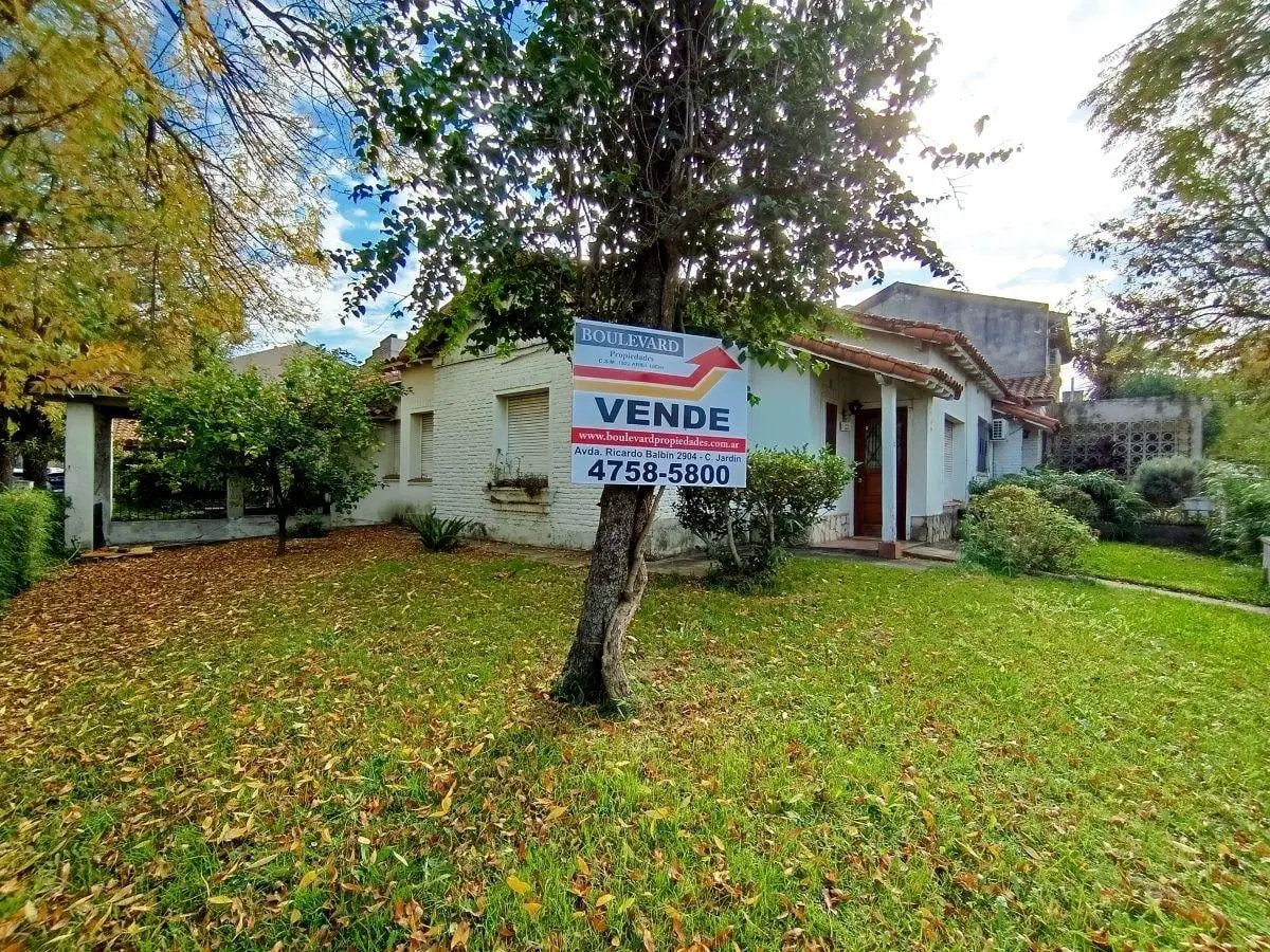 Chalet a reciclar lote de 238mts 3
